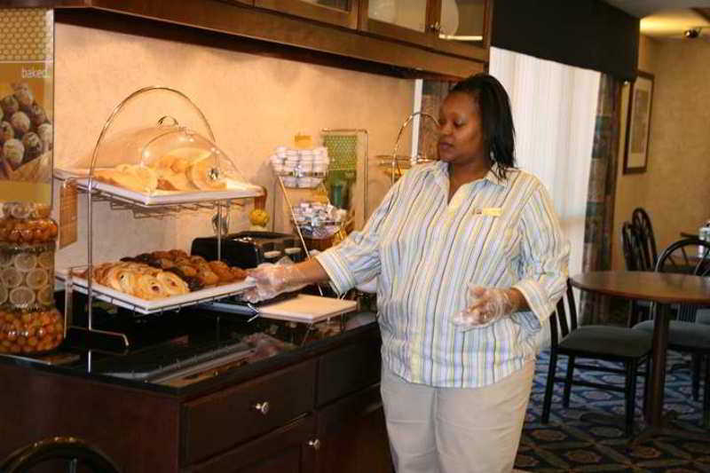 Hampton Inn Macon - I-475 Restaurant photo